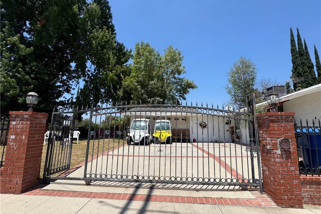 8740 Winnetka, Los Angeles, CA 91324 — photo 3 of 37