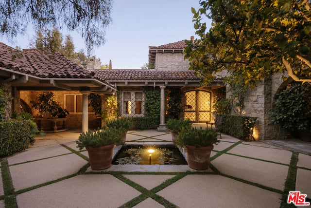 423 N Faring Road, Los Angeles, CA 90077 — photo 7 of 35