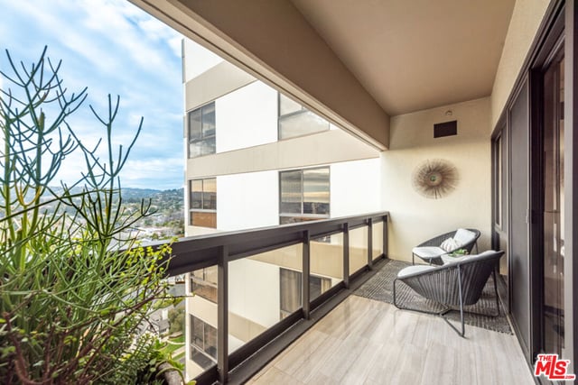 10445 Wilshire Boulevard 1905, Los Angeles, CA 90024 — photo 34 of 74