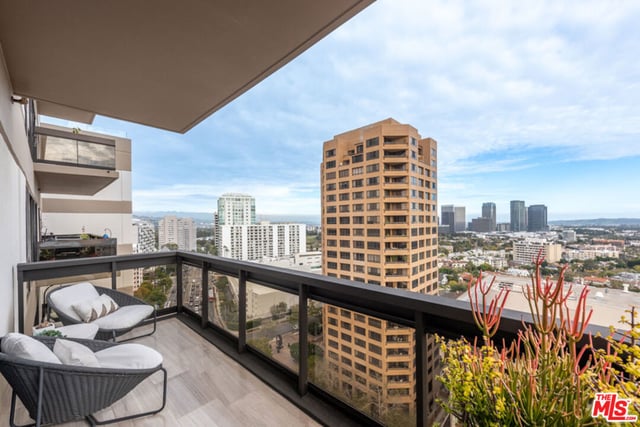 10445 Wilshire Boulevard 1905, Los Angeles, CA 90024 — photo 50 of 74