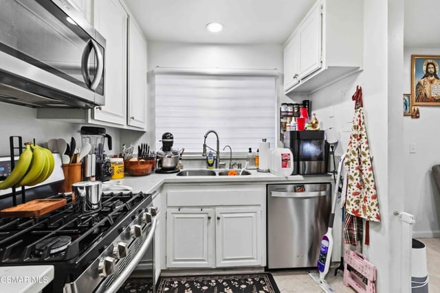 3444 Lockwood Court 18, Simi Valley, CA 93063 — photo 13 of 36
