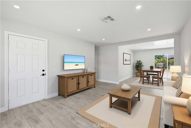 6289 Dana Avenue, Simi Valley, CA 93063 — photo 4 of 32