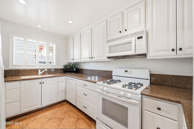 1133 9th Street 301, Santa Monica, CA 90403 — photo 16 of 35