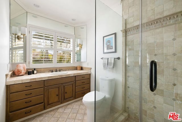 357 Crown Drive, Los Angeles, CA 90049 — photo 10 of 23