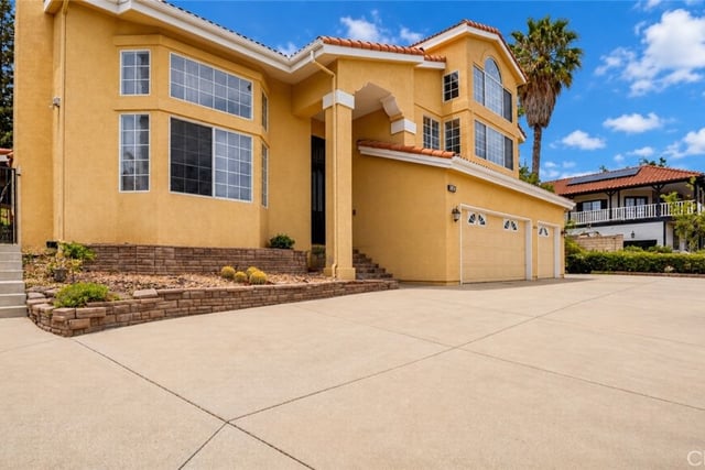 3243 Yardley, Simi Valley, CA 93063 — photo 4 of 75