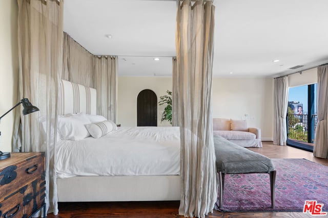 9140 St Ives Drive, Los Angeles, CA 90069 — photo 31 of 74