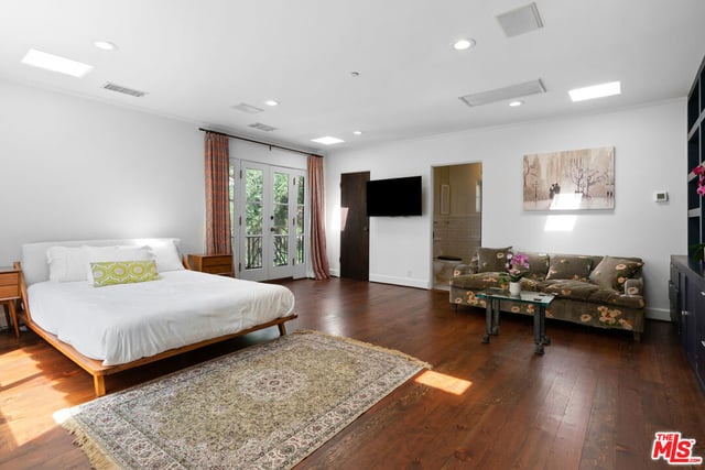 9140 St Ives Drive, Los Angeles, CA 90069 — photo 39 of 74