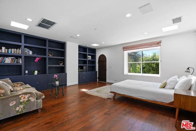 9140 St Ives Drive, Los Angeles, CA 90069 — photo 40 of 74