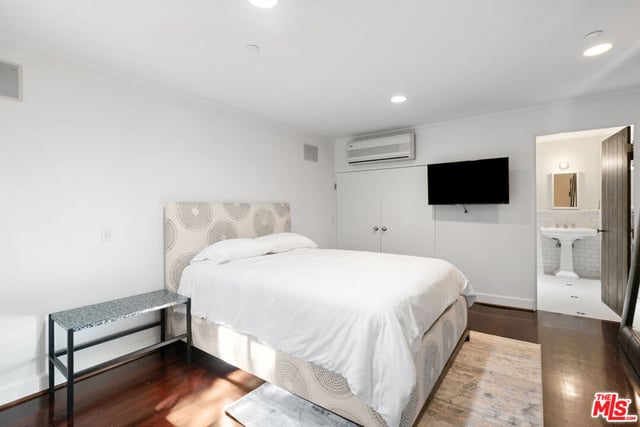 9140 St Ives Drive, Los Angeles, CA 90069 — photo 42 of 74
