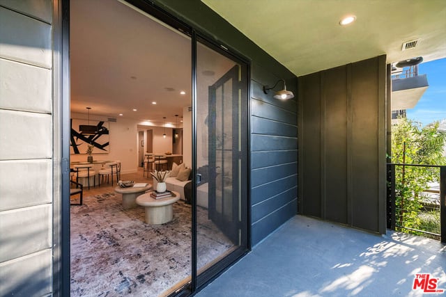 10352 Riverside Drive 103A, Toluca Lake, CA 91602 — photo 19 of 51