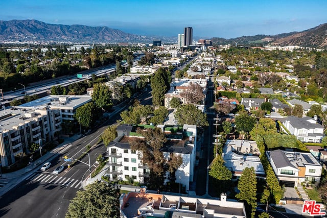10352 Riverside Drive 103A, Toluca Lake, CA 91602 — photo 41 of 51