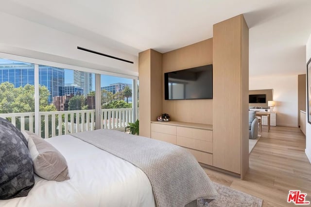 999 N Doheny Drive 601, West Hollywood, CA 90069 — photo 12 of 28