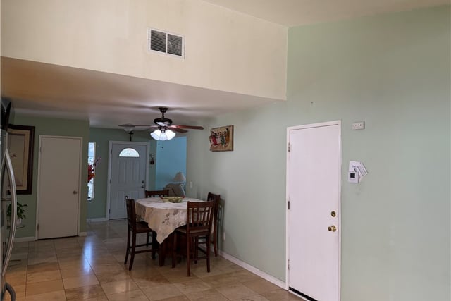 28243 Royal, Castaic, CA 91384 — photo 11 of 26