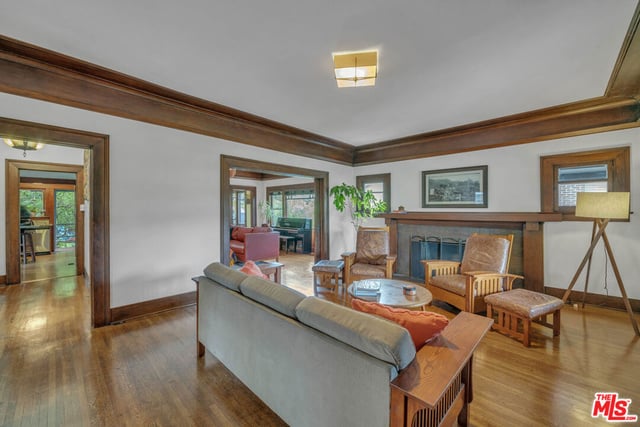 1812 S Bronson Avenue, Los Angeles, CA 90019 — photo 12 of 48