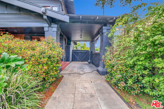 1812 S Bronson Avenue, Los Angeles, CA 90019 — photo 9 of 48