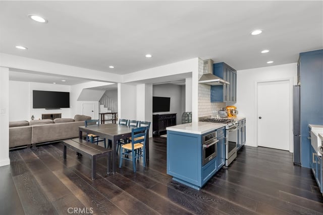 21809 Martinez, Woodland Hills, CA 91364 — photo 8 of 34