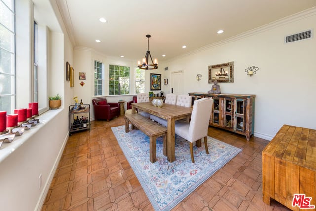 3827 Berry Drive, Studio City, CA 91604 — photo 10 of 34