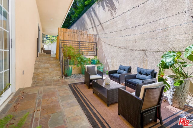 3827 Berry Drive, Studio City, CA 91604 — photo 24 of 34