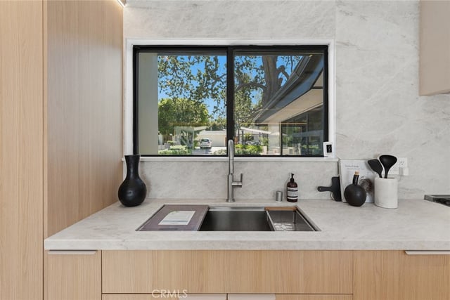 5500 Fenwood, Woodland Hills, CA 91367 — photo 18 of 73