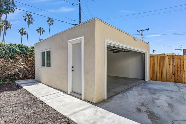 5738 S Mullen Avenue, Los Angeles, CA 90043 — photo 33 of 34