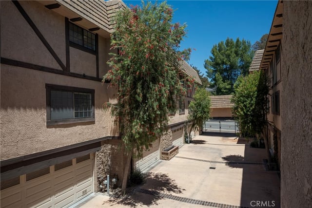24420 Victory 06, West Hills, CA 91367 — photo 31 of 39