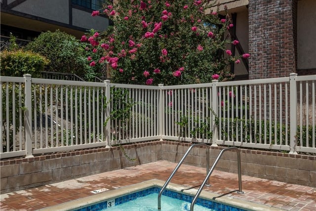 24420 Victory 06, West Hills, CA 91367 — photo 34 of 39