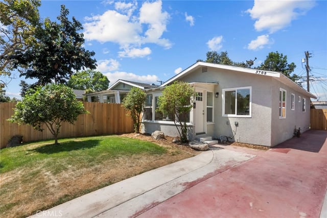 3705 S St Andrews, Los Angeles, CA 90018 — photo 2 of 27