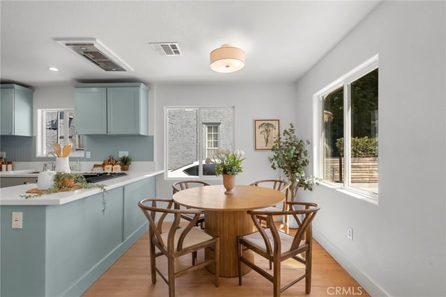 3705 S St Andrews, Los Angeles, CA 90018 — photo 8 of 27