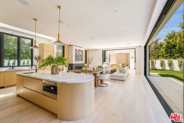 1749 Mandeville Lane, Los Angeles, CA 90049 — photo 13 of 74