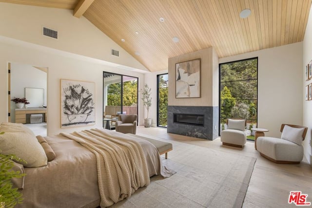 1749 Mandeville Lane, Los Angeles, CA 90049 — photo 37 of 74