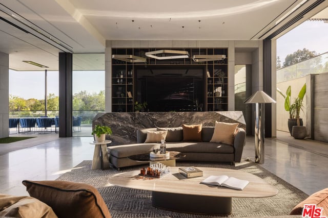 11005 Bellagio Place, Los Angeles, CA 90077 — photo 4 of 30