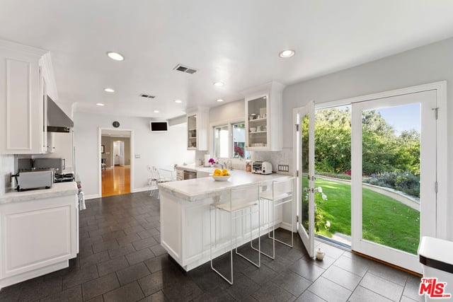 12750 Mulholland Drive, Beverly Hills, CA 90210 — photo 11 of 36