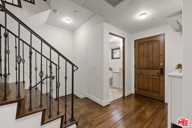 908 17th Street 4, Santa Monica, CA 90403 — photo 11 of 39