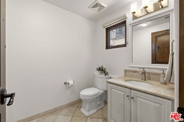 908 17th Street 4, Santa Monica, CA 90403 — photo 12 of 39