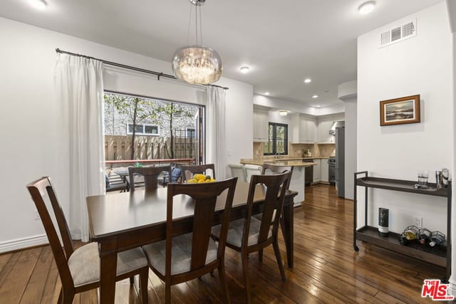 908 17th Street 4, Santa Monica, CA 90403 — photo 4 of 39
