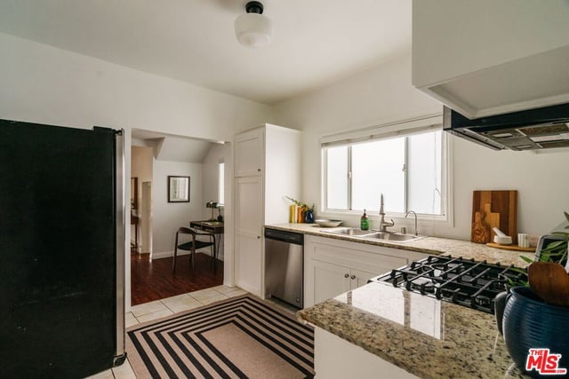 1476 W 37th Drive, Los Angeles, CA 90018 — photo 21 of 67