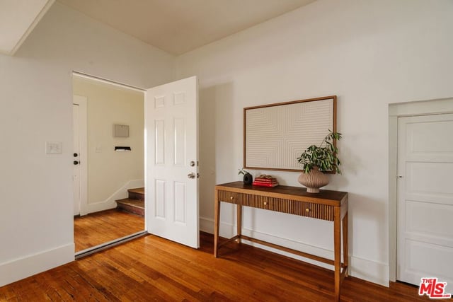 1476 W 37th Drive, Los Angeles, CA 90018 — photo 35 of 67
