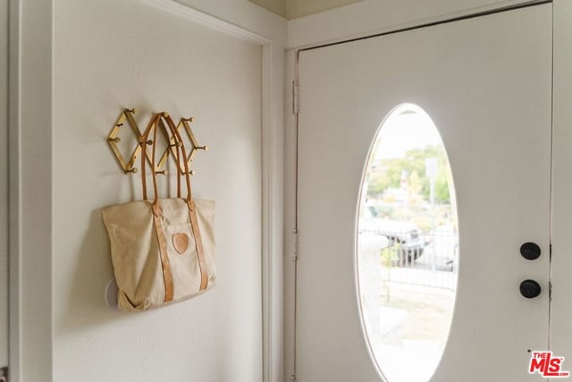 1476 W 37th Drive, Los Angeles, CA 90018 — photo 7 of 67