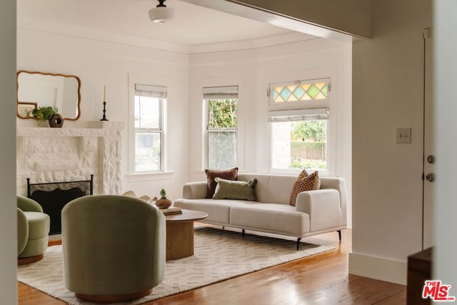 1476 W 37th Drive, Los Angeles, CA 90018 — photo 8 of 67