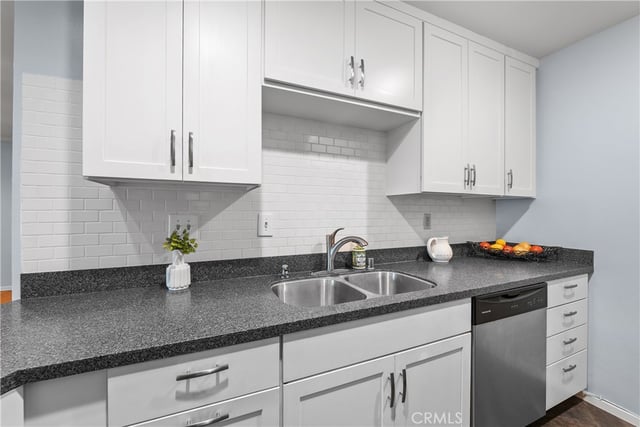 4252 fair Avenue 22, Studio City, CA 91602 — photo 11 of 32