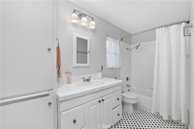 4252 fair Avenue 22, Studio City, CA 91602 — photo 14 of 32