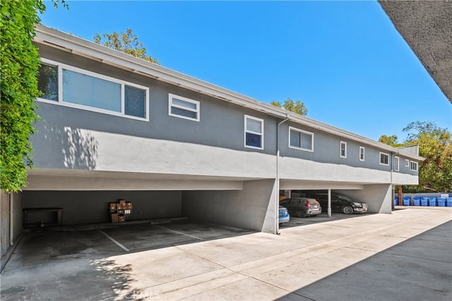 4252 fair Avenue 22, Studio City, CA 91602 — photo 27 of 32