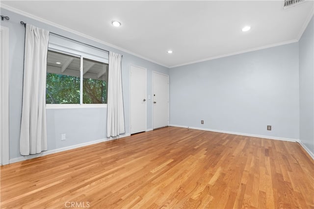 4252 fair Avenue 22, Studio City, CA 91602 — photo 7 of 32