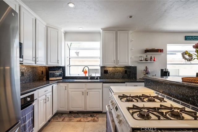 3513 S Kerckhoff Avenue, San Pedro, CA 90731 — photo 7 of 70