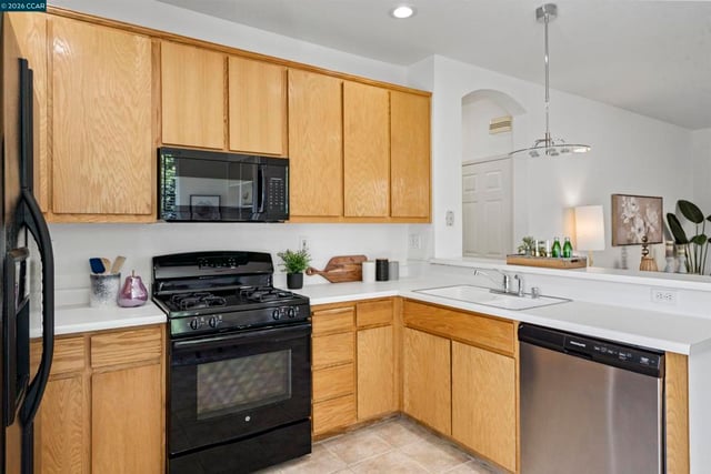1641 Regent Dr, Brentwood, CA 94513 — photo 12 of 42