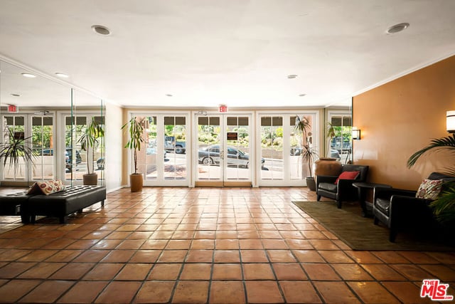 7270 Hillside Avenue 204, Los Angeles, CA 90046 — photo 12 of 14