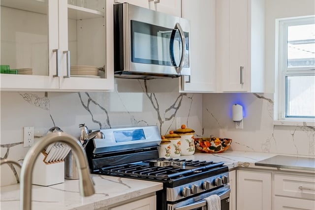 1452 W 22nd, Los Angeles, CA 90007 — photo 11 of 26