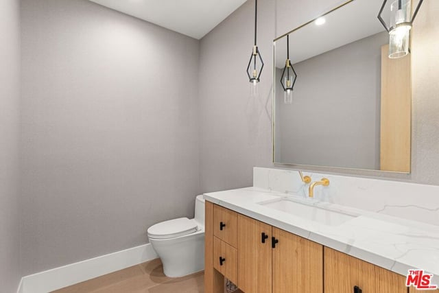 5347 Amigo Avenue, Tarzana, CA 91356 — photo 12 of 36