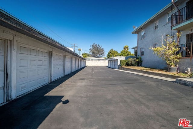 3311 3/4 W 77th Street, Los Angeles, CA 90043 — photo 15 of 21