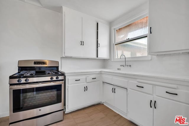 3311 3/4 W 77th Street, Los Angeles, CA 90043 — photo 16 of 21